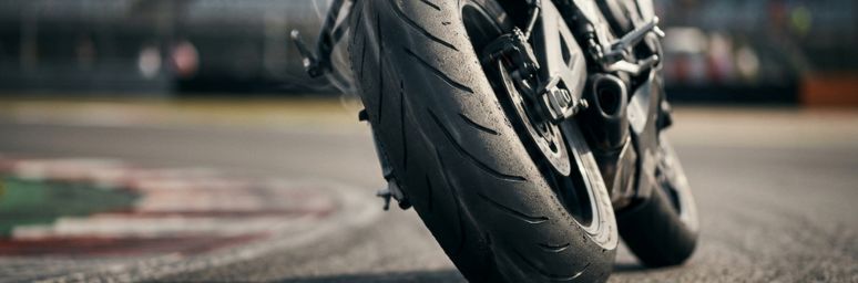 Importance of Tyre Temperature in Motorcycles Explained: Grip, Heat Cycles & Performance
